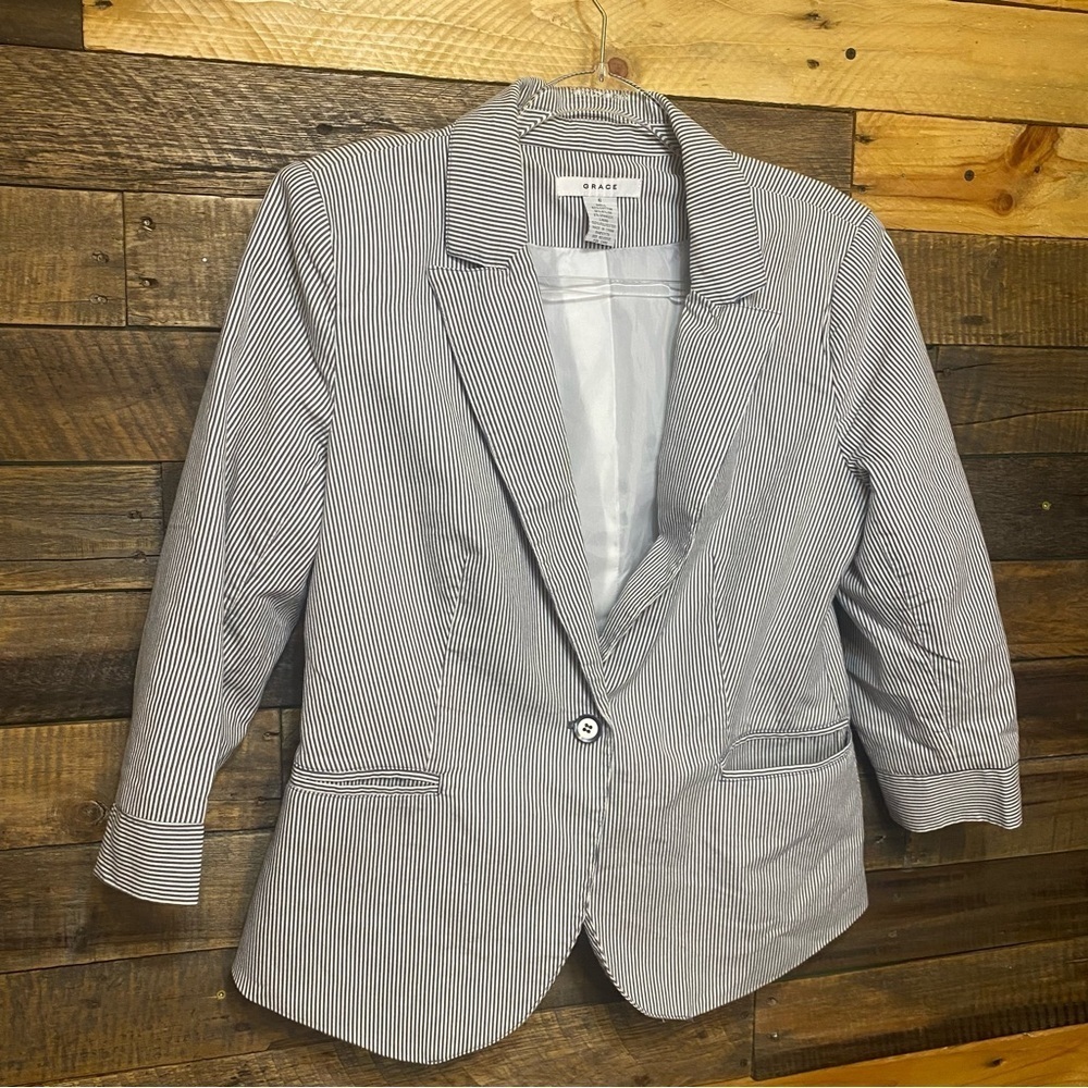 Grace Gray White Striped Cotton Blend Seersucker 3/4 Sleeve Blazer